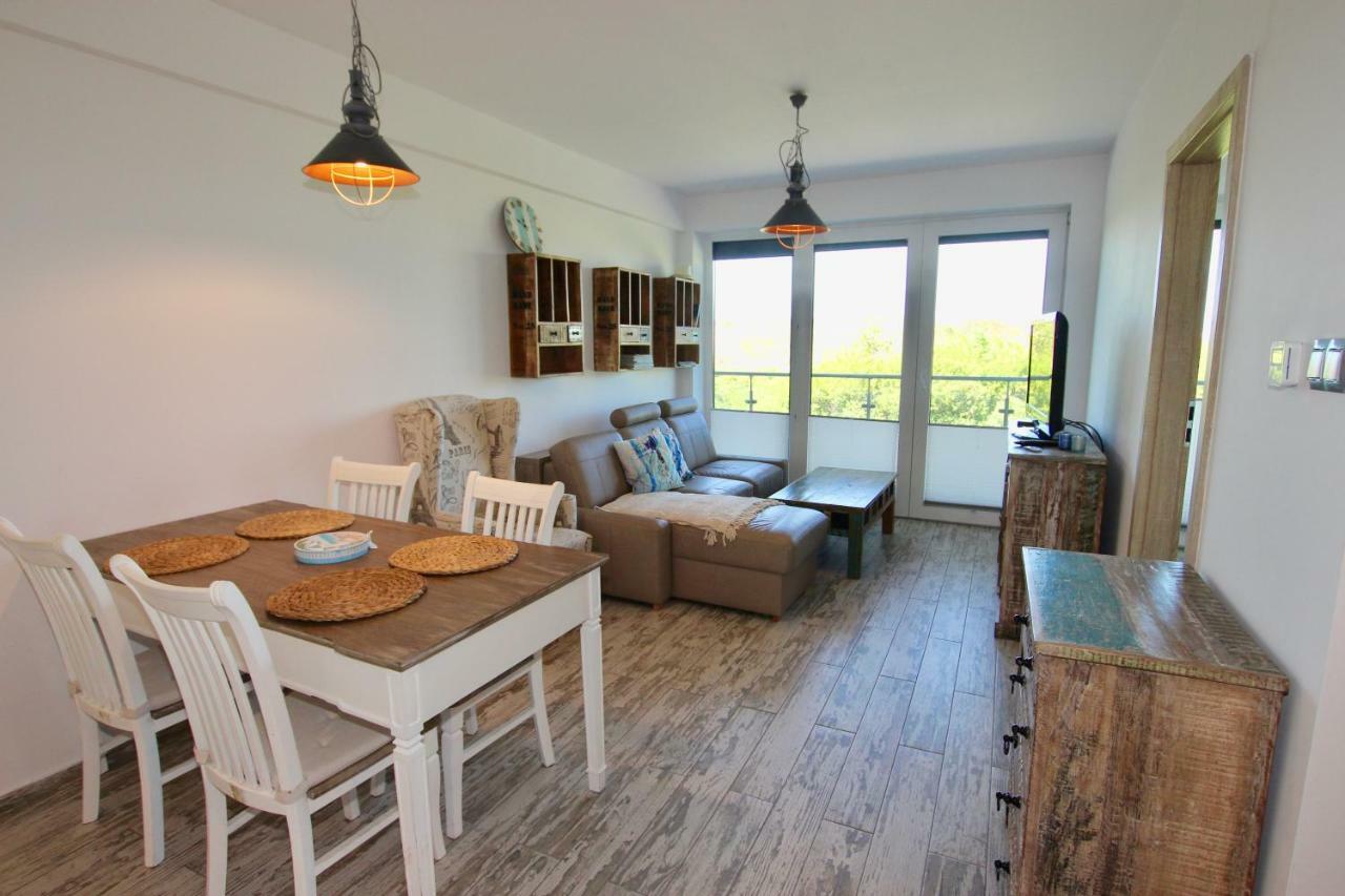Apartamenty Amon Z Widokiem Na Morze Darłówko Exterior foto
